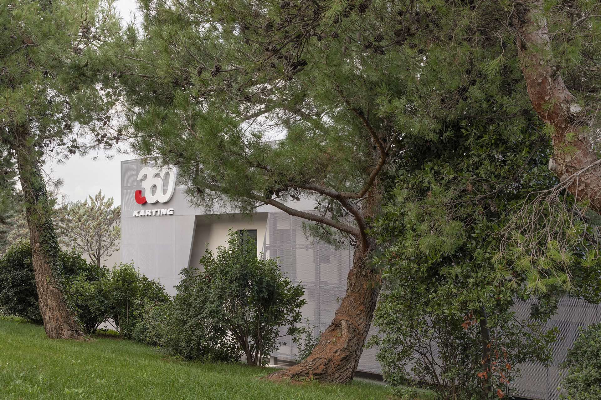 Renovation of a former industrial building into the new headquarters of Ensol 360, d.o.o.